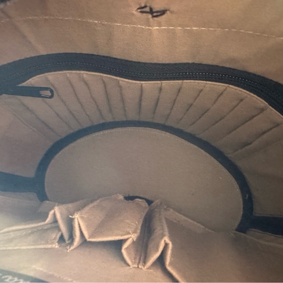 Baskets of Cambodia! Petite Curved Avi in Crimson Shoulder Bag - Picture 7 of 10